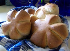 Spelt Bread Rolls - Quirky Cooking